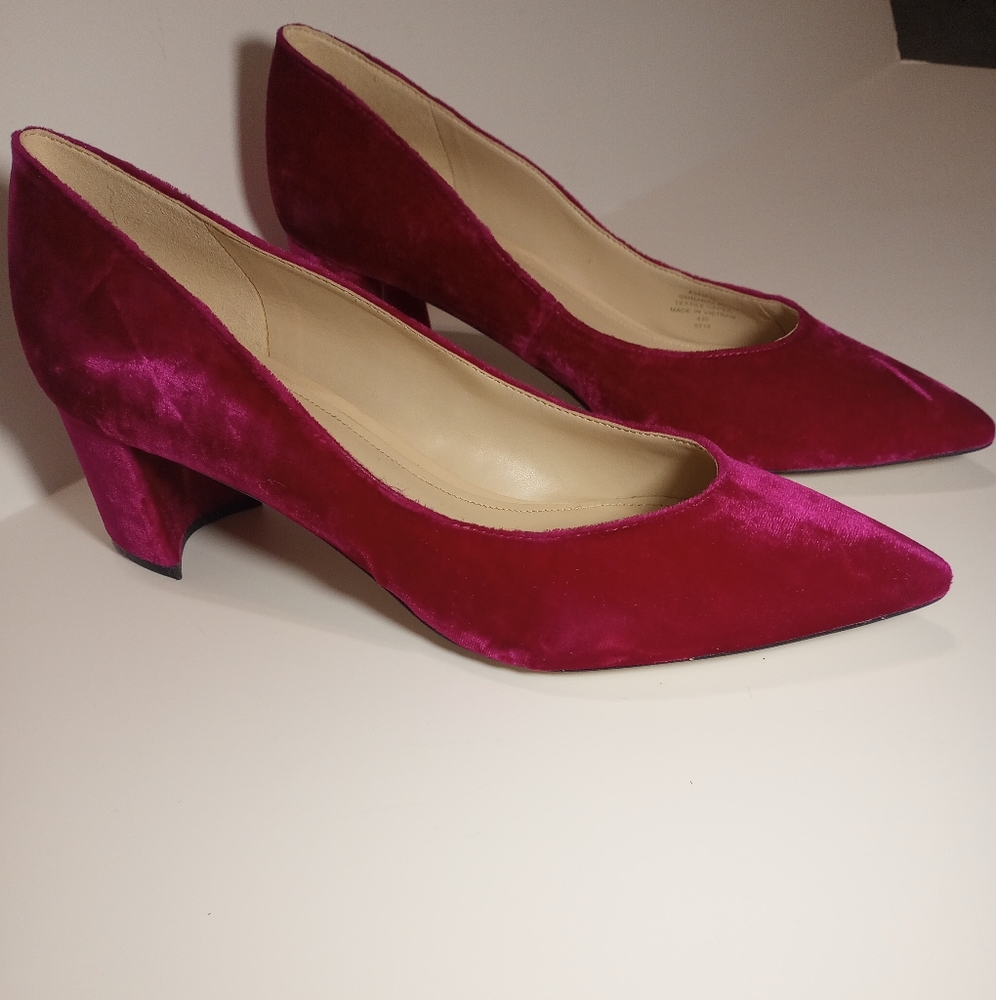Marc Fisher Fuchsia Velvet Pumps SZ 8M